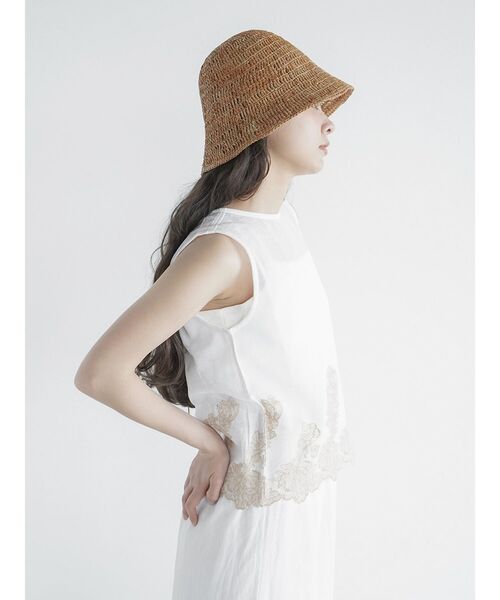FIKA.(フィーカ)の「Flower embroidery mesh vest(シャツ/ブラウス・レディース・ブラック/オフホワイト・MEDIUM)」の3枚目の写真