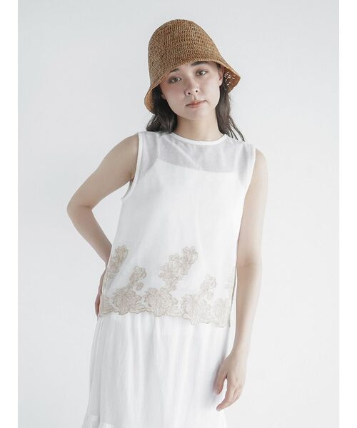 FIKA.(フィーカ)の「Flower embroidery mesh vest(シャツ/ブラウス・レディース・ブラック/オフホワイト・MEDIUM)」の1枚目の写真