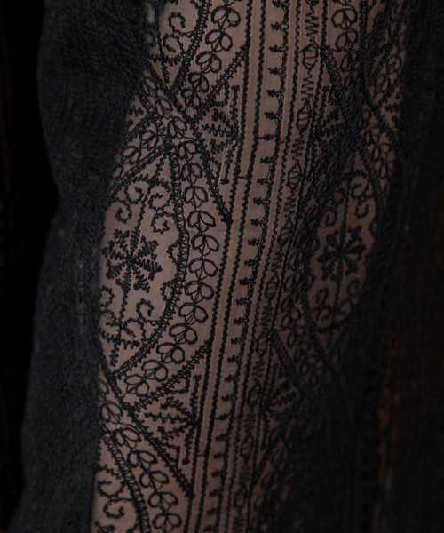 MILLION CARATS（ミリオンカラッツ）の「シアーな足元で女っぽさを引き出す、大人のためのリラックスレースワイドイージーパンツ（その他パンツ・レディース・ブラック/オフホワイト・FREE）」の14枚目の写真