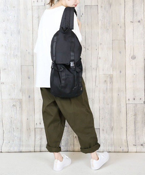 RCD（アールシーディー）の「前バックルバルーンパンツ（チノパンツ・レディース・ベージュ/カーキ/ブラック・M/L/LL/3L/4L）」の15枚目の写真