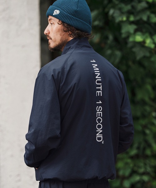 1minute 1second(ワンミニットワンセカンド)の「mj10864-cotton like nylon jacket with logo print スタンドカラージャケット(ブルゾン・メンズ・ネイビー/チャコール/ブラック・S/M/L/XL)」の6枚目の写真