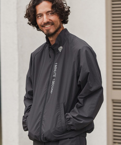 1minute 1second(ワンミニットワンセカンド)の「mj10864-cotton like nylon jacket with logo print スタンドカラージャケット(ブルゾン・メンズ・ネイビー/チャコール/ブラック・S/M/L/XL)」の16枚目の写真