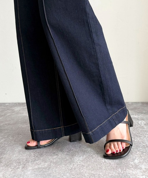 fredy emue（フレディエミュ）の「ワイドレッグデニムパンツ（デニムパンツ・レディース・ネイビー/ブラック・マルチサイズ）」の7枚目の写真