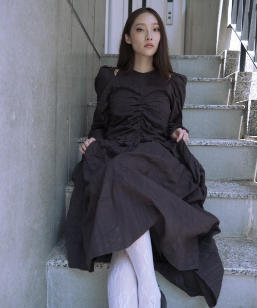 shoulder cut off gather long one-piece（ワンピース）｜HONEY