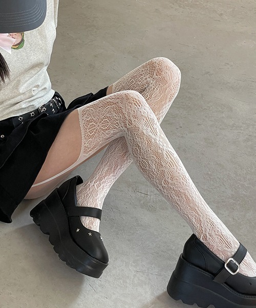 c.u.l（シーユーエル）の「花柄 レース ガーター風 網タイツ ストッキング cula1208（タイツ/ストッキング・レディース・パープル/ブラック/ホワイト/レッド/ブラウン・FREE）」の16枚目の写真