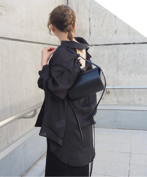 LAULEN(ローレン)の「back smock ribbon shirt /バックスモックギャザーリボンシャツ(シャツ/ブラウス・レディース・グリーン/ブラック/アイボリー・FREE)」の4枚目の写真