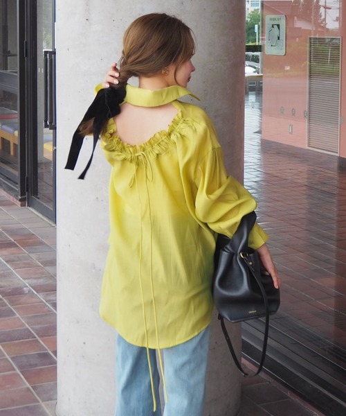 LAULEN(ローレン)の「back smock ribbon shirt /バックスモックギャザーリボンシャツ(シャツ/ブラウス・レディース・グリーン/ブラック/アイボリー・FREE)」の7枚目の写真