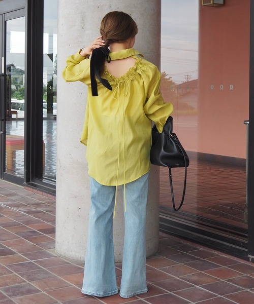LAULEN(ローレン)の「back smock ribbon shirt /バックスモックギャザーリボンシャツ(シャツ/ブラウス・レディース・グリーン/ブラック/アイボリー・FREE)」の9枚目の写真