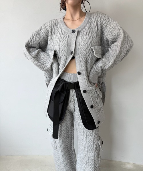 SANSeLF(サンセルフ)の「【SANSeLF】 ニットポケットカーディガン ケーブル編み フロントボタン saw25a014(カーディガン/ボレロ・レディース・グレー・FREE)」の12枚目の写真