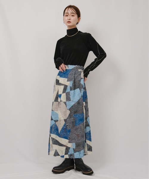 palm RICHE(ポームリシュ)の「タトゥーライクフロッキープリントハイネックトップス(Tシャツ/カットソー・レディース・ブラック/オフホワイト/ライトイエロー・M)」の10枚目の写真