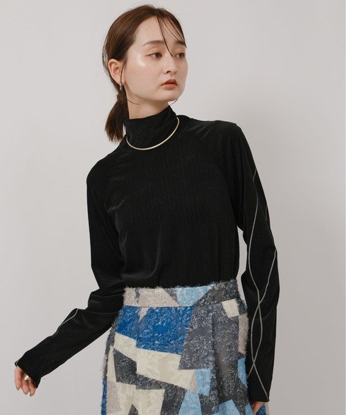 palm RICHE(ポームリシュ)の「タトゥーライクフロッキープリントハイネックトップス(Tシャツ/カットソー・レディース・ブラック/オフホワイト/ライトイエロー・M)」の8枚目の写真