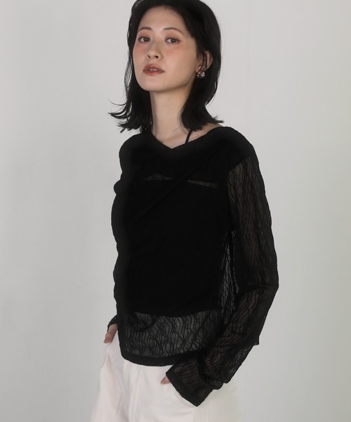 shetila(シェティラ)の「【2WAY】鎖骨がキレイに見える、オフショルアシンメトリーカットソー(Tシャツ/カットソー・レディース・ブラック/チャコール/ブラウン/ブラック系その他/杢グレー/オフホワイト/イエロー/ホワイト系その他・FREE)」の4枚目の写真