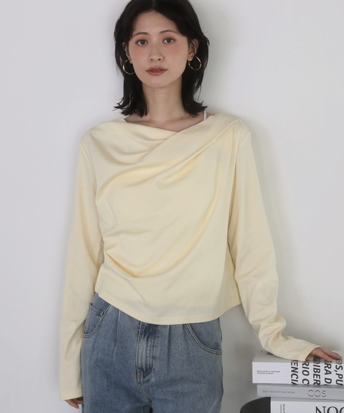 shetila(シェティラ)の「【2WAY】鎖骨がキレイに見える、オフショルアシンメトリーカットソー(Tシャツ/カットソー・レディース・ブラック/チャコール/ブラウン/ブラック系その他/杢グレー/オフホワイト/イエロー/ホワイト系その他・FREE)」の8枚目の写真