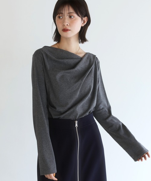 shetila(シェティラ)の「【2WAY】鎖骨がキレイに見える、オフショルアシンメトリーカットソー(Tシャツ/カットソー・レディース・ブラック/チャコール/ブラウン/ブラック系その他/杢グレー/オフホワイト/イエロー/ホワイト系その他・FREE)」の6枚目の写真