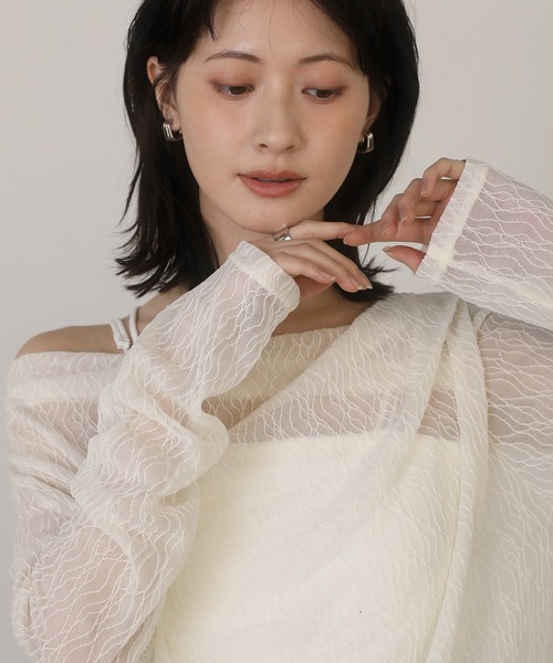 shetila(シェティラ)の「【2WAY】鎖骨がキレイに見える、オフショルアシンメトリーカットソー(Tシャツ/カットソー・レディース・ブラック/チャコール/ブラウン/ブラック系その他/杢グレー/オフホワイト/イエロー/ホワイト系その他・FREE)」の21枚目の写真