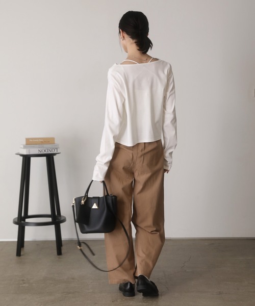 shetila(シェティラ)の「【2WAY】鎖骨がキレイに見える、オフショルアシンメトリーカットソー(Tシャツ/カットソー・レディース・ブラック/チャコール/ブラウン/ブラック系その他/杢グレー/オフホワイト/イエロー/ホワイト系その他・FREE)」の19枚目の写真