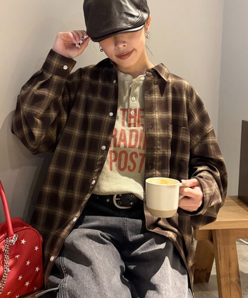 CIAOPANIC TYPY（チャオパニックティピー）の「【WEB限定】【４サイズ展開】ルーズシルエットレギュラーカラーアソートシャツ（シャツ/ブラウス・レディース・ブルー/ベージュ/サックスブルー/ブラック/モカ・X-LARGE/LARGE/MEDIUM/SMALL）」の21枚目の写真