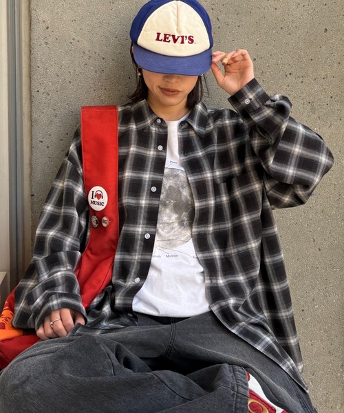 CIAOPANIC TYPY（チャオパニックティピー）の「【WEB限定】【４サイズ展開】ルーズシルエットレギュラーカラーアソートシャツ（シャツ/ブラウス・レディース・ブルー/ベージュ/サックスブルー/ブラック/モカ・X-LARGE/LARGE/MEDIUM/SMALL）」の2枚目の写真