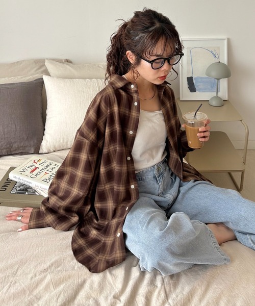 CIAOPANIC TYPY（チャオパニックティピー）の「【WEB限定】【４サイズ展開】ルーズシルエットレギュラーカラーアソートシャツ（シャツ/ブラウス・レディース・ブルー/ベージュ/サックスブルー/ブラック/モカ・X-LARGE/LARGE/MEDIUM/SMALL）」の11枚目の写真