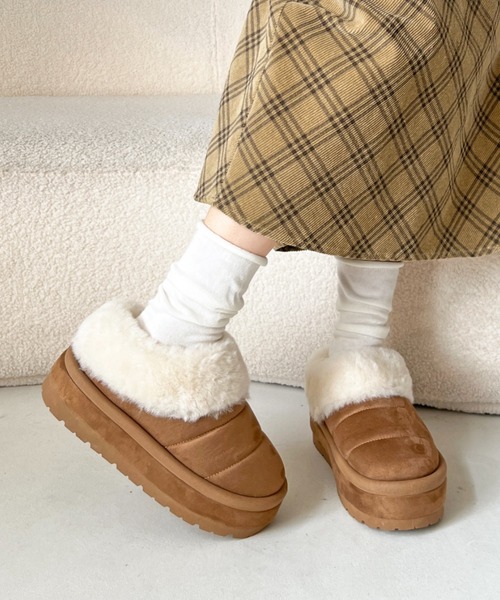 Shoes in Closet(シューズインクローゼット)の「厚底 ボリューム ラインソール ファー スリッポン ムートンブーツ 6494(スリッポン・レディース・ブラウン系その他/ベージュ/ブラック/キャメル・LL/L/M/S)」の4枚目の写真
