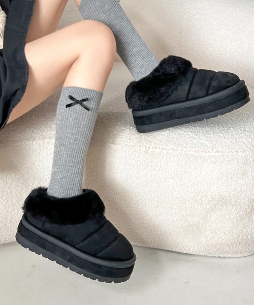 Shoes in Closet(シューズインクローゼット)の「厚底 ボリューム ラインソール ファー スリッポン ムートンブーツ 6494(スリッポン・レディース・ブラウン系その他/ベージュ/ブラック/キャメル・LL/L/M/S)」の1枚目の写真