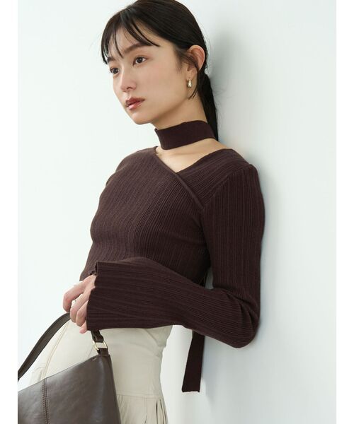 LAGUNAMOON（ラグナムーン）の「ボウタイアシンメトリーネックニットプルオーバー（ニット/セーター・レディース・ブラック/グレー/ブルー/ベージュ/ブラウン・FREE）」の3枚目の写真