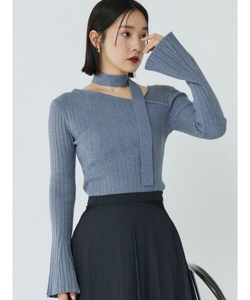 LAGUNAMOON（ラグナムーン）の「ボウタイアシンメトリーネックニットプルオーバー（ニット/セーター・レディース・ブラック/グレー/ブルー/ベージュ/ブラウン・FREE）」の5枚目の写真