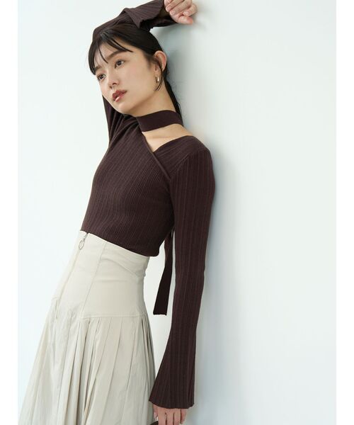 LAGUNAMOON（ラグナムーン）の「ボウタイアシンメトリーネックニットプルオーバー（ニット/セーター・レディース・ブラック/グレー/ブルー/ベージュ/ブラウン・FREE）」の10枚目の写真