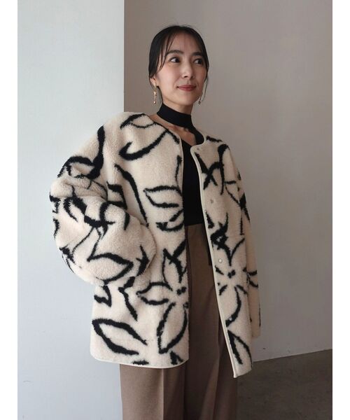 LAGUNAMOON(ラグナムーン)の「ボウタイアシンメトリーネックニットプルオーバー(ニット/セーター・レディース・ブラック/グレー/ブルー/ベージュ/ブラウン・FREE)」の18枚目の写真