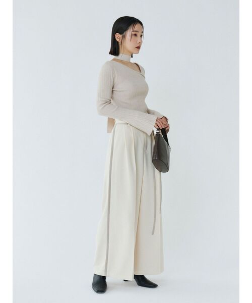 LAGUNAMOON（ラグナムーン）の「ボウタイアシンメトリーネックニットプルオーバー（ニット/セーター・レディース・ブラック/グレー/ブルー/ベージュ/ブラウン・FREE）」の17枚目の写真