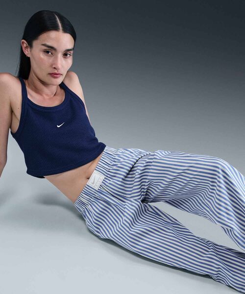 美品　Nike ウィメンズミッドライズストライプパンツ Mサイズ セットアップ対応商品》ナイキ スポーツウェア チル ポプリン