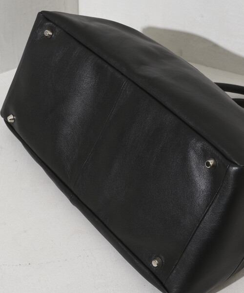 Firsthand（ファーストハンド）の「Firsthand/ファーストハンド Big Leather Boston bag / レザーボストンバッグ / 牛革 / 撥水レザー / A4収納可能（ボストンバッグ・メンズ・ブラック・ONE SIZE）」の16枚目の写真