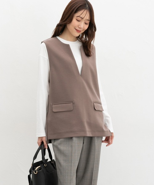 Honeys(ハニーズ)の「Tシャツ付ベスト(ベスト・レディース・チャコール/ブラック/モカ・LL/L/S/M)」の1枚目の写真