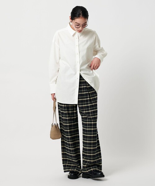 BEAUTY&YOUTH UNITED ARROWS(ビューティーアンドユースユナイテッドアローズ)の「コットンブロード レギュラーカラーシャツ(シャツ/ブラウス・レディース・ホワイト/ライトブルー・FREE)」の7枚目の写真