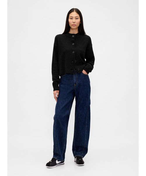 GAP（ギャップ）の「Cashsoft カシミヤタッチ オーバーサイズ チャンキー カーディガン（カーディガン/ボレロ・レディース・ネイビー/ブラック/ライトグレー/キャメル/アイボリー・XS/S/M/L/XL/XXS）」の11枚目の写真