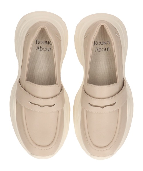 Round About(Bridget Birkin)(ラウンド アバウト)の「【Round About】<晴雨兼用>撥水ボリュームソールローファー(451604)(ローファー・レディース・ブラック/アイボリー・24.5/24/23.5/23/22.5)」の12枚目の写真