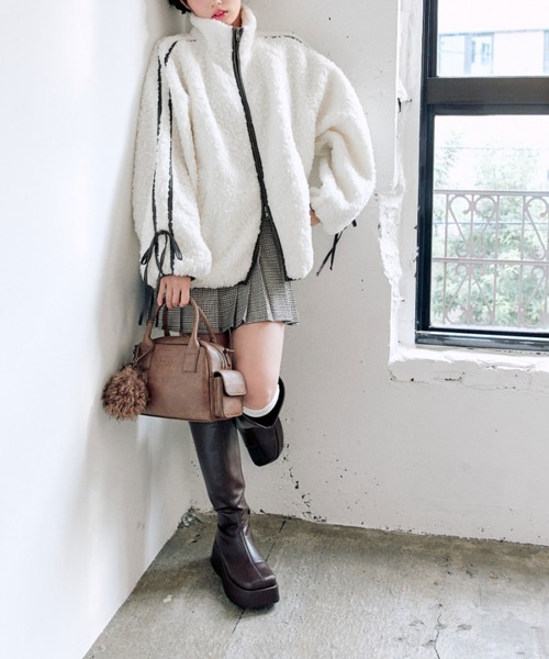 OLIVE des OLIVE（オリーブデオリーブ）の「パイピングボアブルゾン（ブルゾン・レディース・オフホワイト/ライトグレー/モカ・FREE）」の10枚目の写真