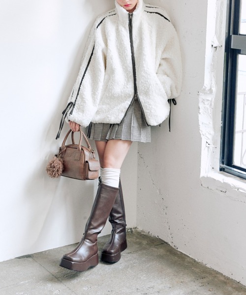 OLIVE des OLIVE（オリーブデオリーブ）の「パイピングボアブルゾン（ブルゾン・レディース・オフホワイト/ライトグレー/モカ・FREE）」の11枚目の写真