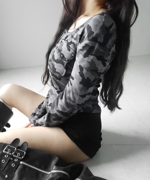 me+em select(ミームセレクト)の「【 2color 】ヴィンテージカモフラアウトポケットジップロンT / vintage camouflage out pocket zip longsleeve T-shirt(Tシャツ/カットソー・レディース・グレー/カーキ・FREE)」の3枚目の写真