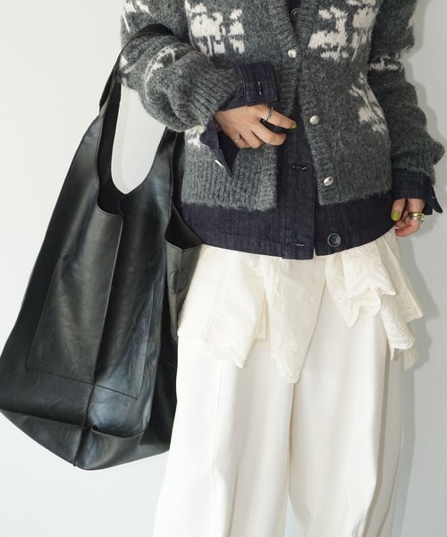 chuclla（チュクラ）の「ソフトレザーショルダーバッグ cha25a014（トートバッグ・レディース・ブラック・FREE）」の4枚目の写真