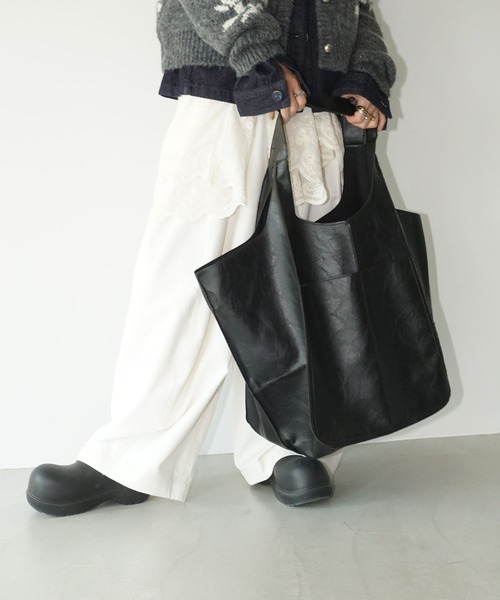 chuclla（チュクラ）の「ソフトレザーショルダーバッグ cha25a014（トートバッグ・レディース・ブラック・FREE）」の6枚目の写真