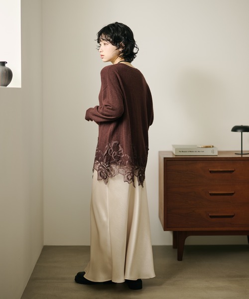 LAULEN(ローレン)の「botanical embroidery lace knit pullover /ボタニカル刺繍レースニットプルオーバー(ニット/セーター・レディース・ブラウン/ベージュ・FREE)」の10枚目の写真