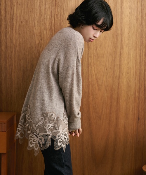 LAULEN(ローレン)の「botanical embroidery lace knit pullover /ボタニカル刺繍レースニットプルオーバー(ニット/セーター・レディース・ブラウン/ベージュ・FREE)」の14枚目の写真