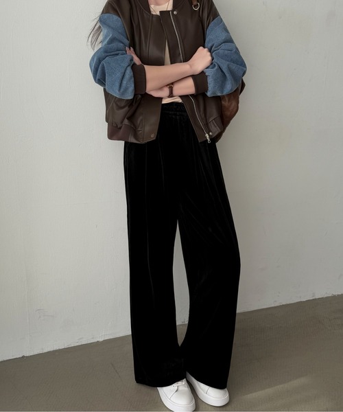 Maison Calme(メゾンカルム)の「シャイニーベロアリラックスワイドパンツ ウエストゴム ボトムス 美シルエット(その他パンツ・レディース・ブラウン/ネイビー/ブラック・M/L)」の15枚目の写真