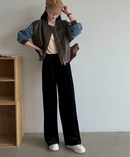 Maison Calme(メゾンカルム)の「シャイニーベロアリラックスワイドパンツ ウエストゴム ボトムス 美シルエット(その他パンツ・レディース・ブラウン/ネイビー/ブラック・M/L)」の17枚目の写真