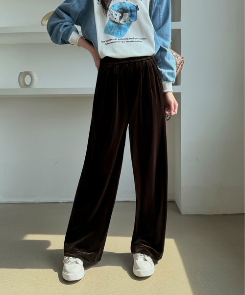 Maison Calme(メゾンカルム)の「シャイニーベロアリラックスワイドパンツ ウエストゴム ボトムス 美シルエット(その他パンツ・レディース・ブラウン/ネイビー/ブラック・M/L)」の22枚目の写真