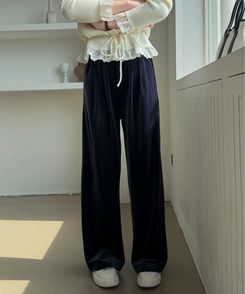 Maison Calme(メゾンカルム)の「シャイニーベロアリラックスワイドパンツ ウエストゴム ボトムス 美シルエット(その他パンツ・レディース・ブラウン/ネイビー/ブラック・M/L)」の12枚目の写真