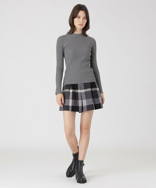 BLUE LABEL CRESTBRIDGE（ブルーレーベルクレストブリッジ）の「レーヨンストレッチタートルニット（ニット/セーター・レディース・グレー系その他/ブラック/オフホワイト/ホワイト・38）」の15枚目の写真