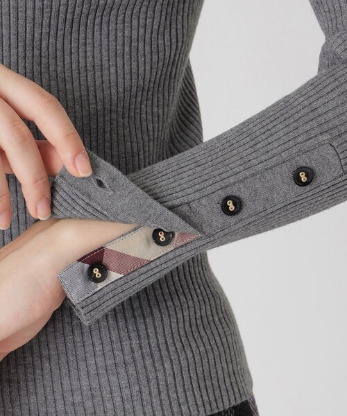 BLUE LABEL CRESTBRIDGE（ブルーレーベルクレストブリッジ）の「レーヨンストレッチタートルニット（ニット/セーター・レディース・グレー系その他/ブラック/オフホワイト/ホワイト・38）」の18枚目の写真