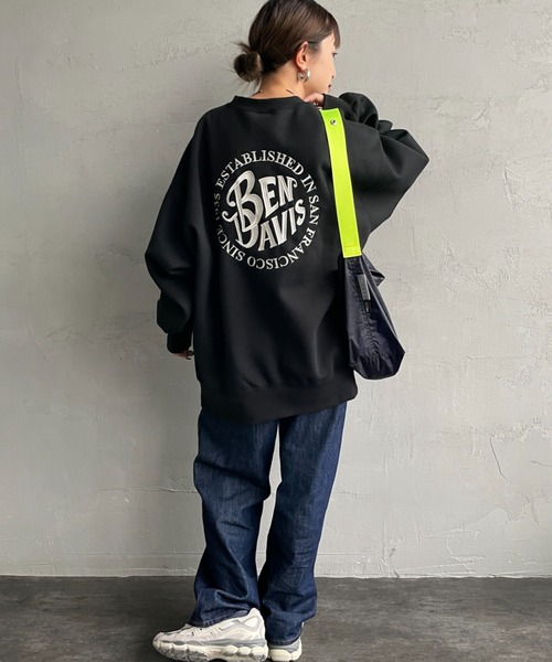 BEN DAVIS（ベンデイビス）の「【WEB限定】[BEN DAVIS/ベンデイビス] サークル刺繍ロゴ バックデザイン クルーネックスウェット（スウェット・レディース・ライトグレー/ブラウン/ブラック・M/L/XL）」の5枚目の写真